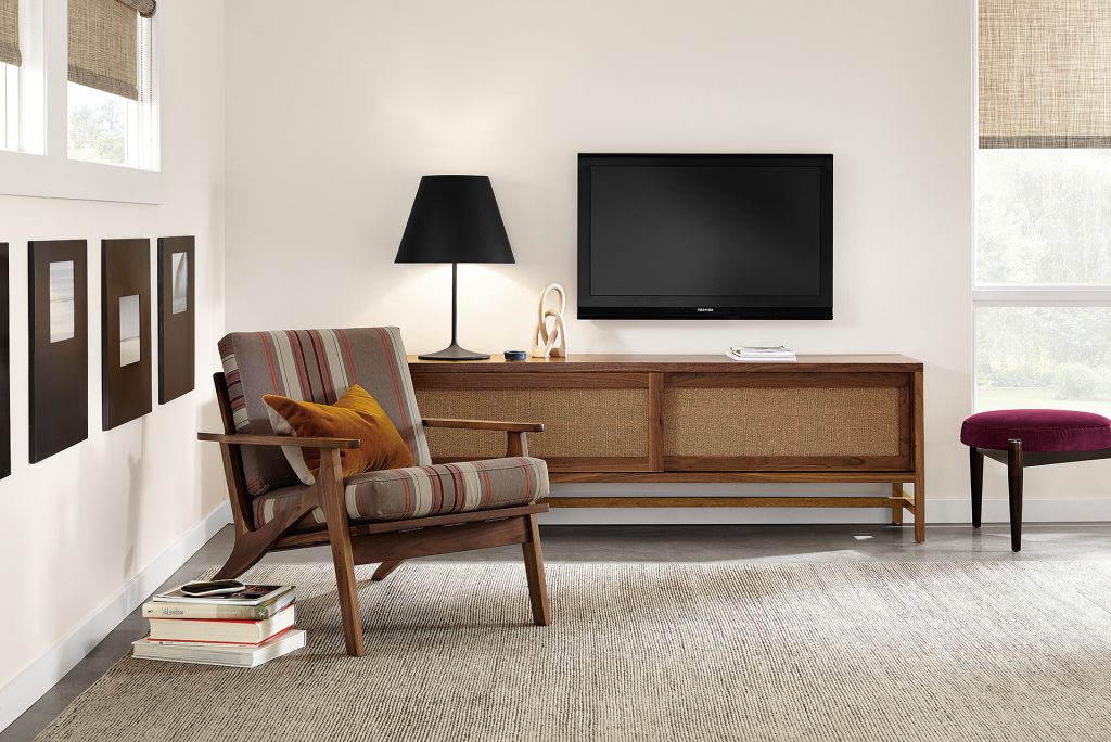Berkeley media cabinet with Sanna chair