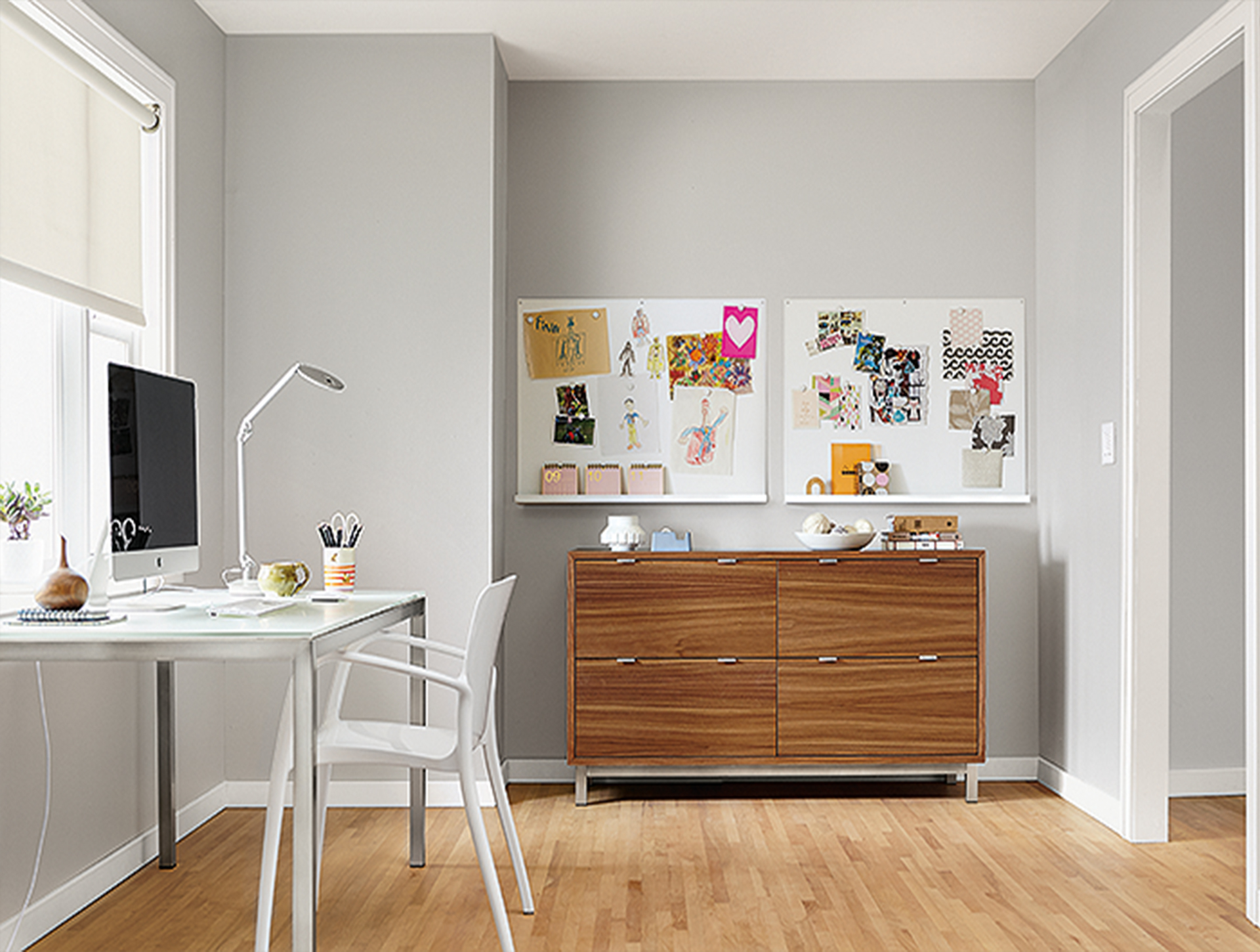 Agenda magnetic boards in office