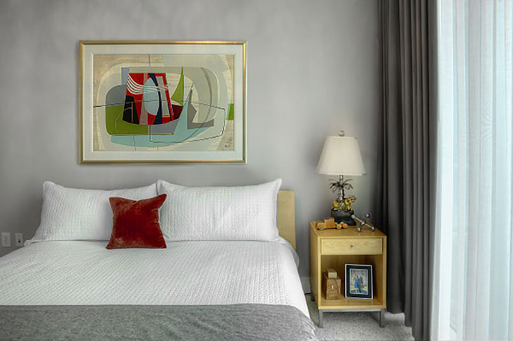 Bedroom with Copenhagen bed and Delano nightstand
