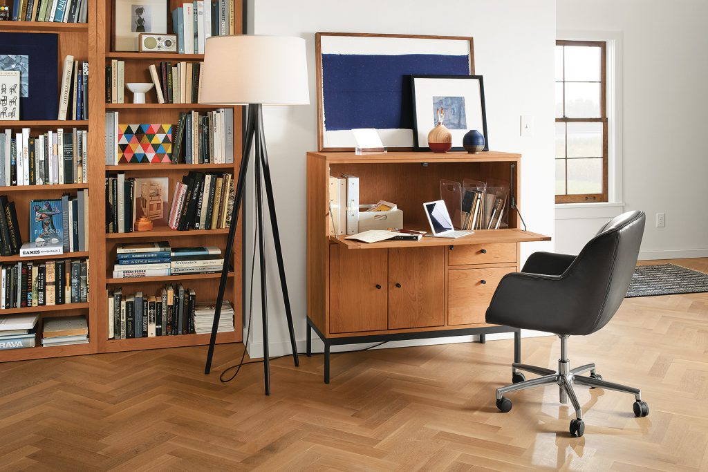 Nico office chair with Linear desk