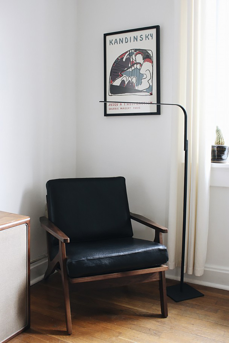 Sanna leather chair in living room