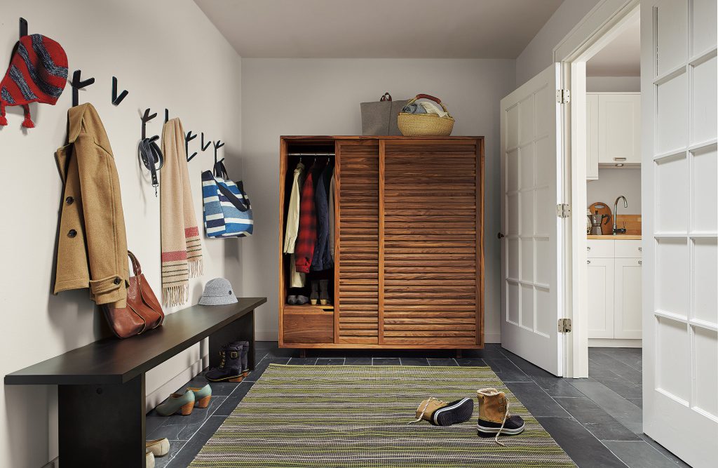 Moro storage unit with Crew wall hooks