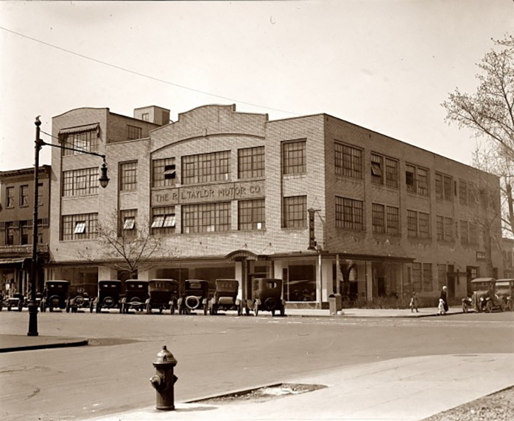 DC showroom in the 1920's
