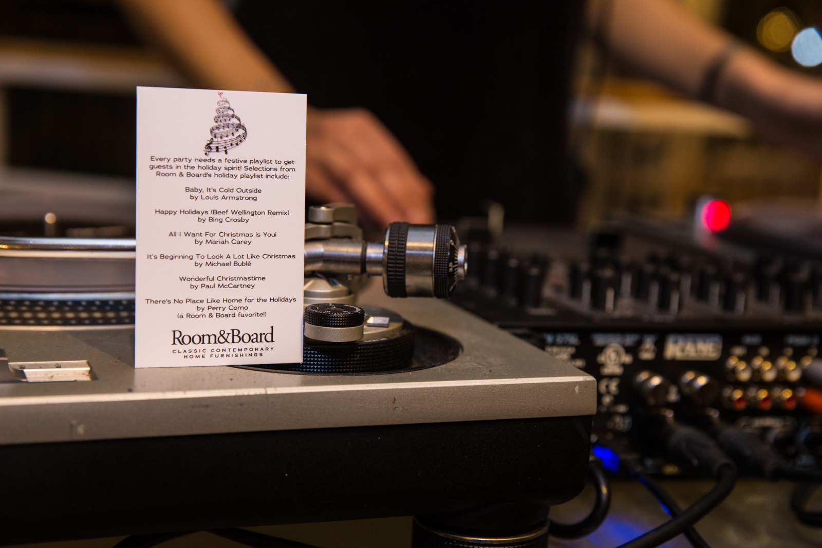 12-7-2016_room-and-board-holiday-entertaining-event-0529