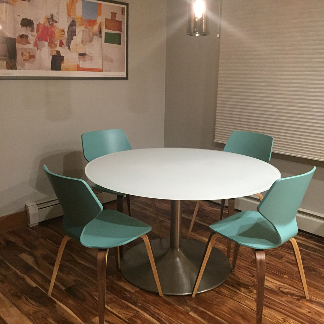 Aria dining table and Soren chairs