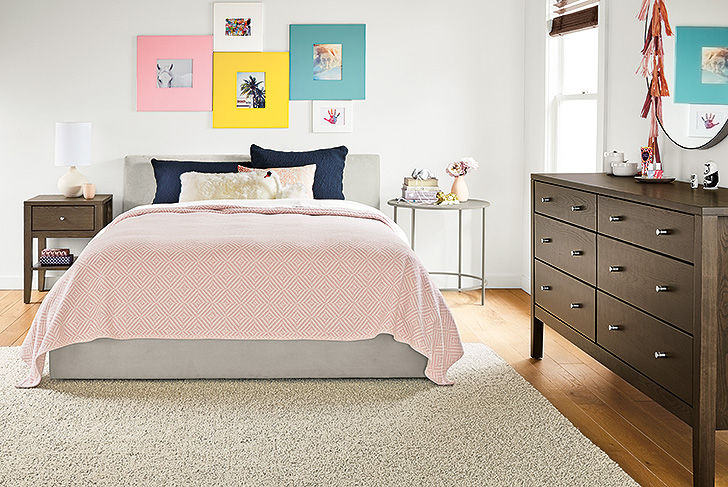 Kids room with full Wyatt upholstered bed