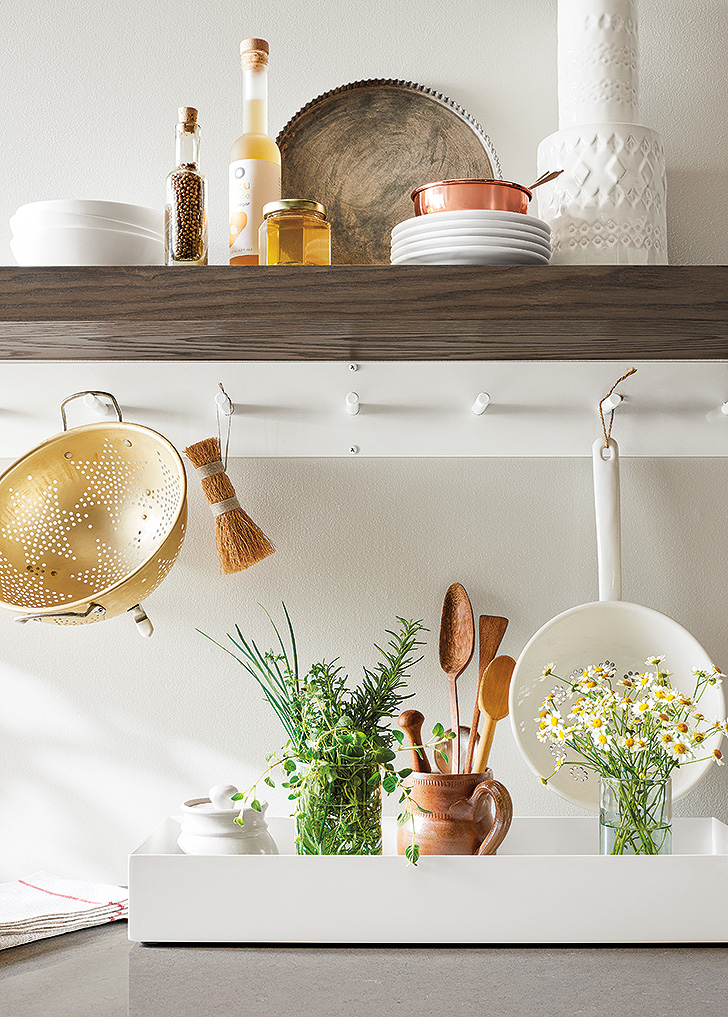Modern kitchen with Spike wall hook and Float wall shelf