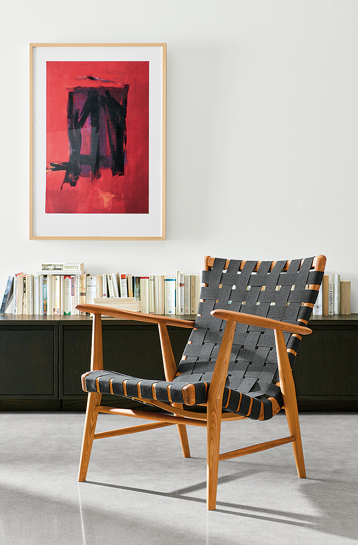 Woven fabric strap Ira lounge chair in cherry