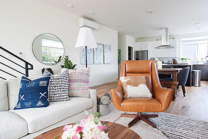 Modern leather swivel chair