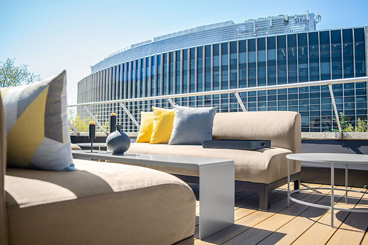 Buzz Around Hotel Hive S Rooftop Lounge, Hive Modern Outdoor Furniture