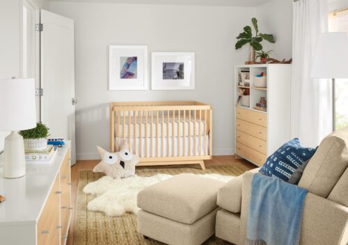 Flynn crib in modern baby room.