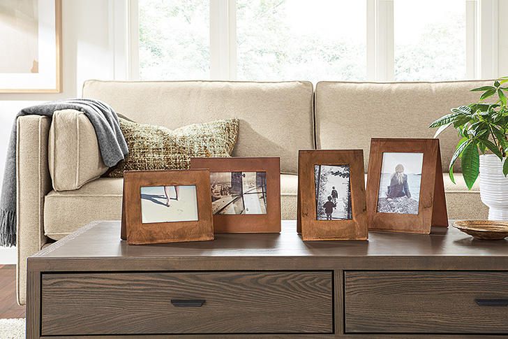 Bend frames in Patina