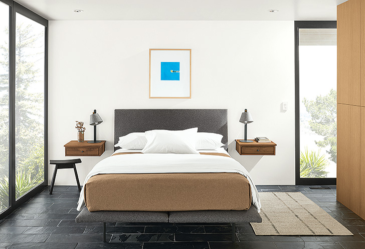 Hanson bed with two Linear wall-mounted nightstands