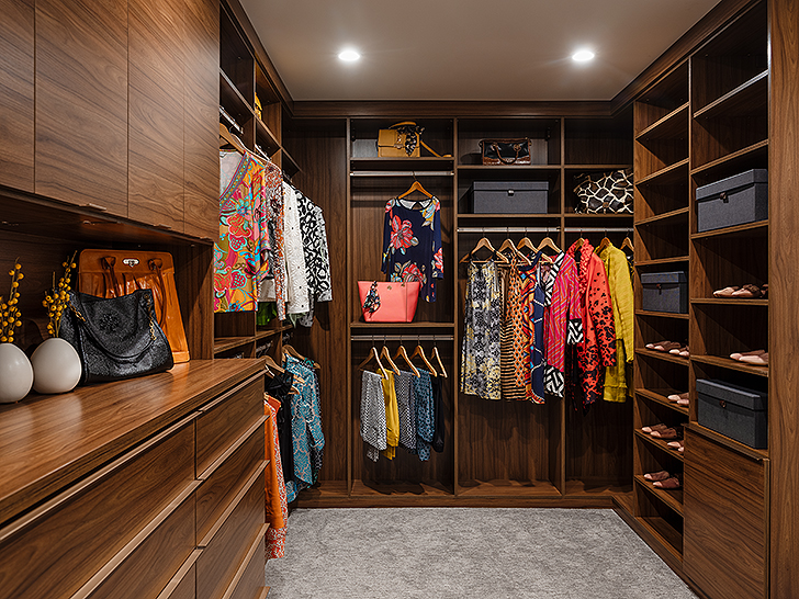 Walk in closet